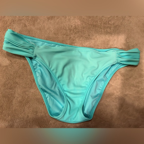 Victoria's Secret Knockout Ruched Bikini Bottoms in Seafoam Glow. Women’s Large - Picture 3 of 6